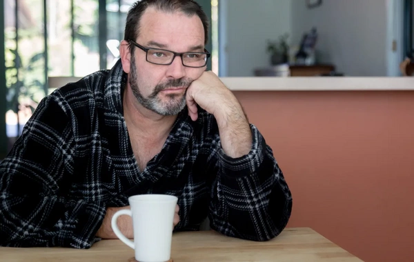 Alimlər insanların ən bədbəxt yaşının neçə olduğunu açıqladı