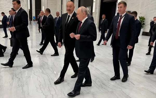 İlham Əliyev Bişkekdə Vladimir Putinlə ayaqüstü görüş keçiriblər