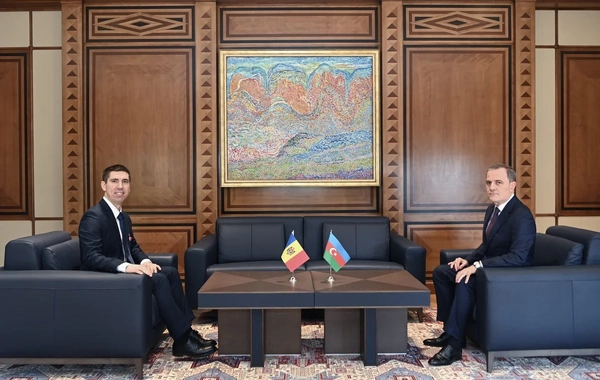 Azərbaycan və Moldova XİN başçıları arasında geniştərkibli görüş keçirilir