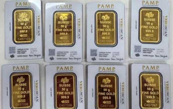 Bakı hava limanında qızıl əməliyyatı: Xəstəyəm deyib külçələri gizlətmək istədi