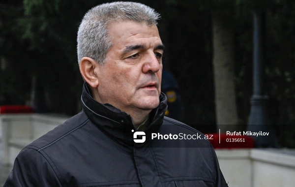 Rəsmilər Şəhidlər xiyabanında