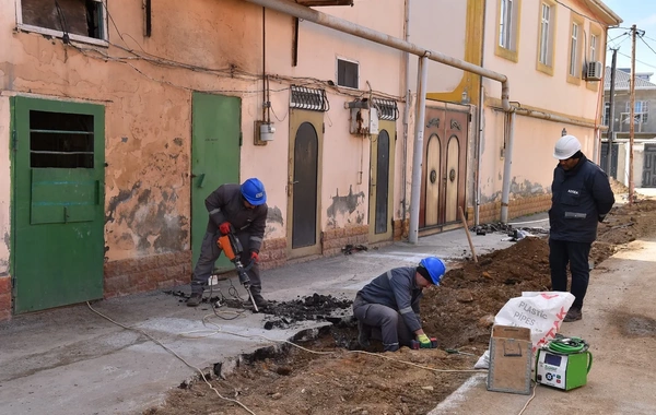 Bakının Xətai rayonunda qəzalı su xətləri yenilənib