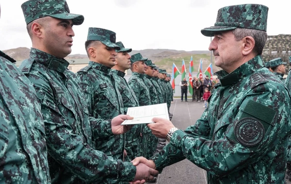 Azərbaycanda bir qrup hərbçiyə MƏNZİLLƏR VERİLDİ