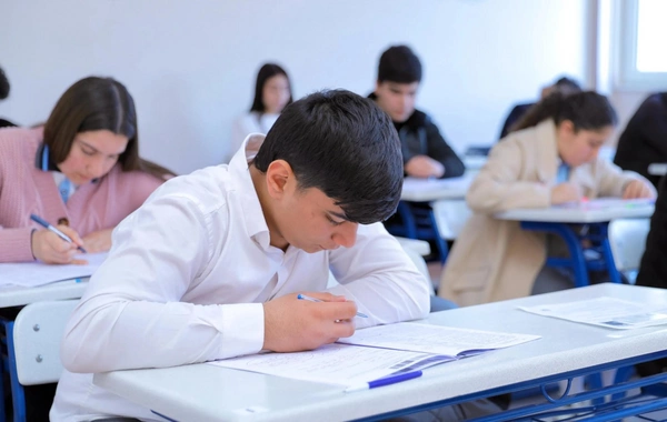 Bazar ertəsi 58 mindən çox şagird buraxılış imtahanı verəcək