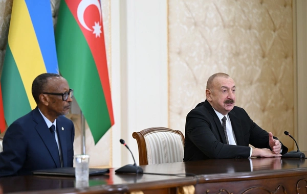 Azərbaycanla Ruanda arasında sənədlər mübadilə olunub, prezidentlər mətbuata bəyanatlarla çıxış edib