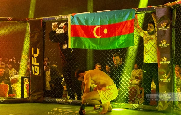 Beynəlxalq döyüş gecəsində azərbaycanlı idmançılar uğurla çıxış edir