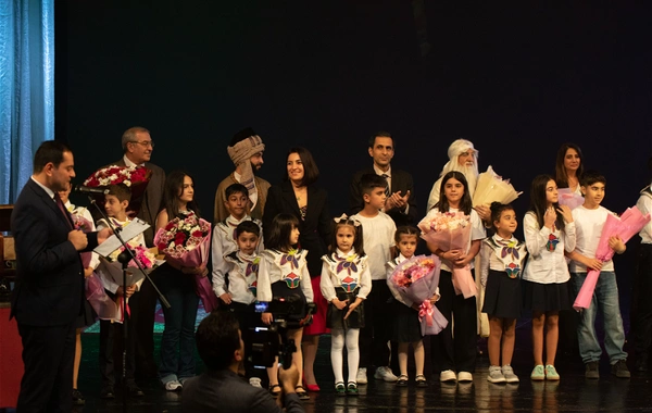 McDonald's Azərbaycan və DSMF şəhid övladlarının iştirakı ilə teatr tamaşası təşkil edib