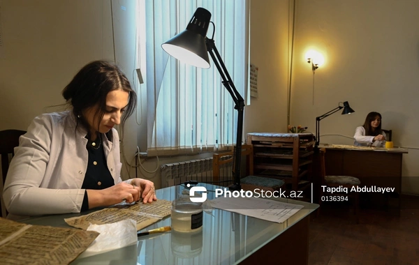 Parlamentin təntənəli açılışının olduğu, bayrağın qəbul edildiyi tarixi binadan REPORTAJ