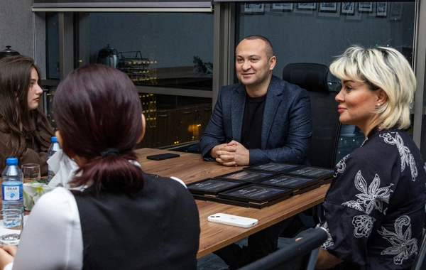 Baku TV-nin "Rəqəmsal Media Məktəbi"ndə doqquzuncu qrup məzunlarına sertifikatlar təqdim olunub