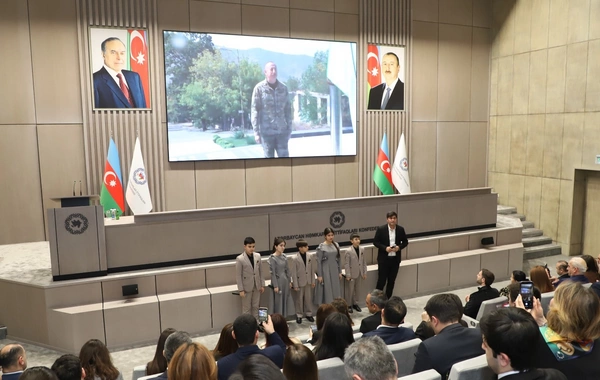 Azərbaycan Həmkarlar İttifaqları Konfederasiyasının yaradılmasının 33 illiyi qeyd olunub