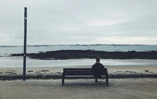In the world, 100 people die from loneliness every hour