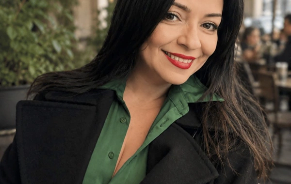 Ramina Saadatkhanın əsəri "Cadillac"ın Azərbaycan Qran-Prisi posterində
