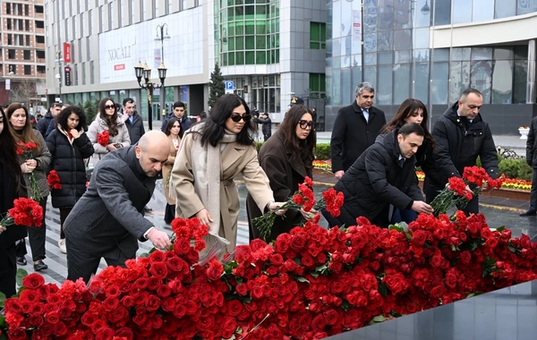 Medianın İnkişafı Agentliyinin kollektivi "Ana harayı" abidəsini ziyarət edib