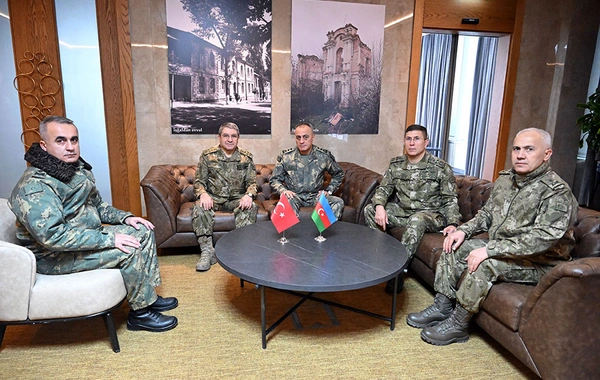 Hikmət Mirzəyev Türkiyə Quru Qoşunları komandanı ilə görüşüb
