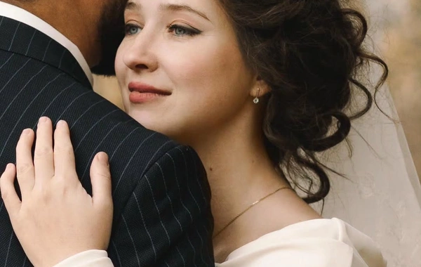 Azərbaycanlı model rusiyalı aktrisa ilə evləndi