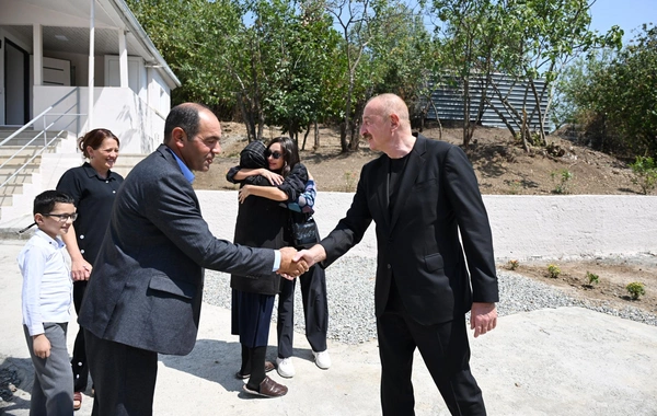 Prezident və birinci xanım Ağdərədə Vəngli və Kolatağ kəndlərinin sakinləri ilə görüşüblər