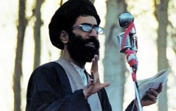 Xameneinin əvvəllər yayımlanmayan fotoları üzə çıxdı