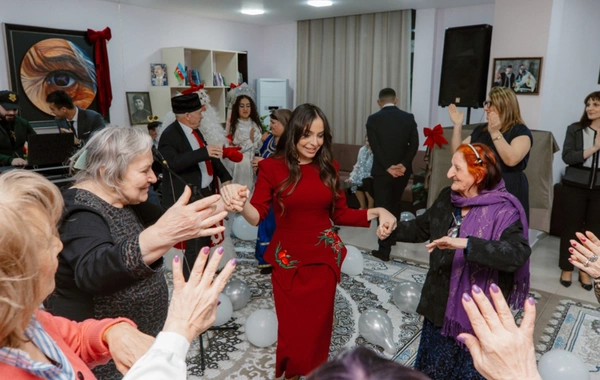 Ahıl şəxslər üçün sosial xidmət müəssisəsində Yeni il süfrəsi açılıb