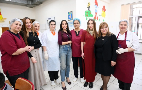 Leyla Əliyeva, Arzu Əliyeva və Alena Əliyeva 5 nömrəli internat tipli xüsusi ümumtəhsil məktəbində olublar