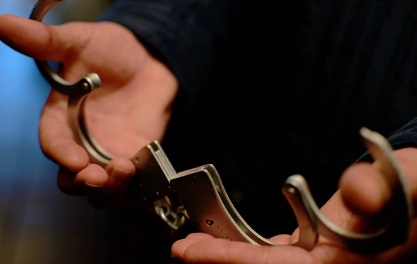 В Баку арестовали десятиклассника, стрелявшего в учительницу