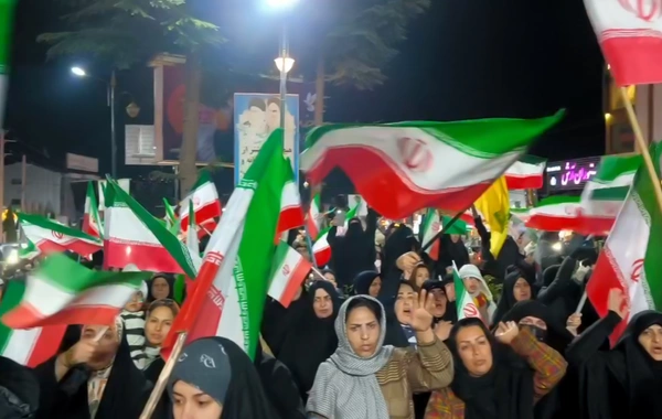 İranda atəşkəs razılaşmasından sonra küçələrdə izdiham yaranıb