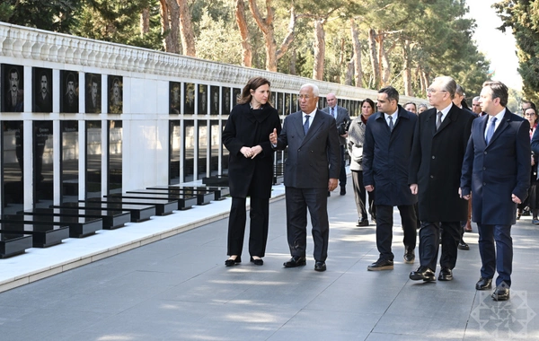 Президент Совета Европейского Союза почтил память шехидов в Баку