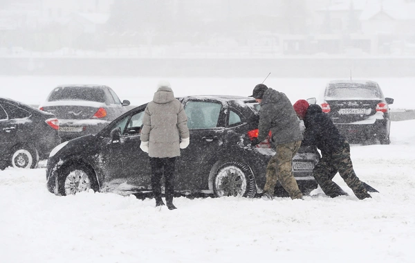 Qışda avtomobillərin yanacaq sərfi niyə artır və necə azaltmaq olar?