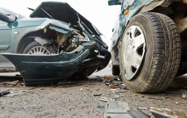 Tərtərdə "Hyundai" ilə BMW toqquşdu: Yaralananlar var