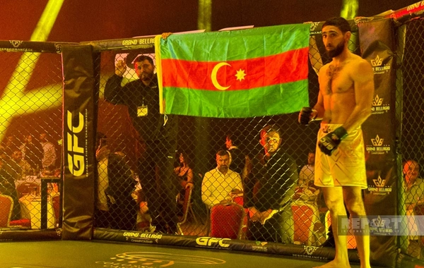 Beynəlxalq döyüş gecəsində azərbaycanlı idmançılar uğurla çıxış edir