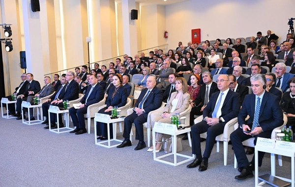 Bakıda "İqlim dəyişikliyi üzrə həmkarlar ittifaqlarının fəaliyyəti" mövzusunda konfrans keçirilib