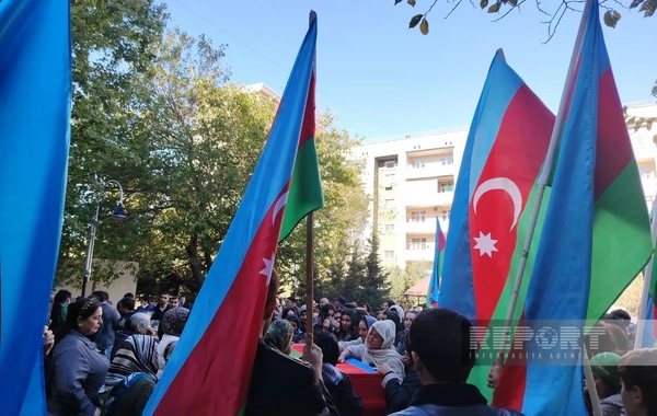 Birinci Qarabağ müharibəsinin itkin-şəhidi Mübariz Şahmurov dəfn olunub Birinci Qarabağ müharibəsinin itkin-şəhidi Mübariz Şahmurov dəfn olunub
