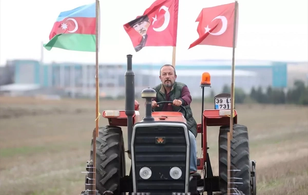 Türkiyəli fermerdən Zəfər Günü jesti