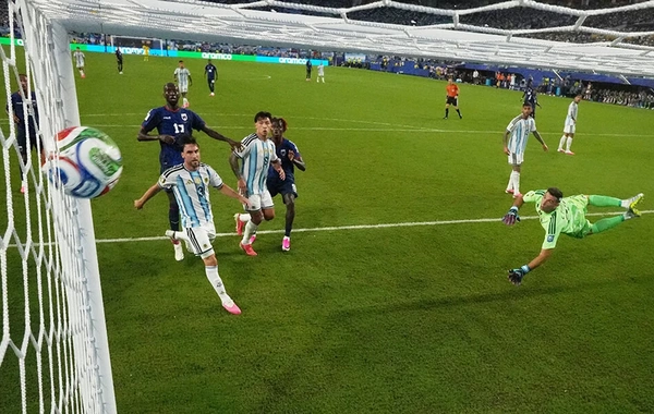 Kabo-Verde millisinin futbolçusu Sidni Kabral DÇ-2026-nın ən yaxşı qolunun müəllifi olub