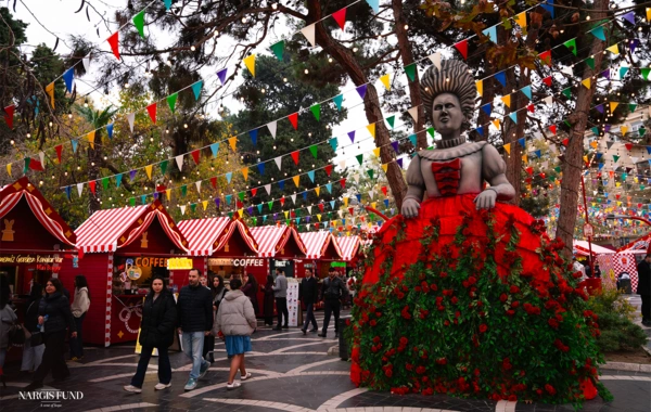 Bakı şəhərinin sevilən Qış nağılı yenidən Fəvvarələr meydanında!