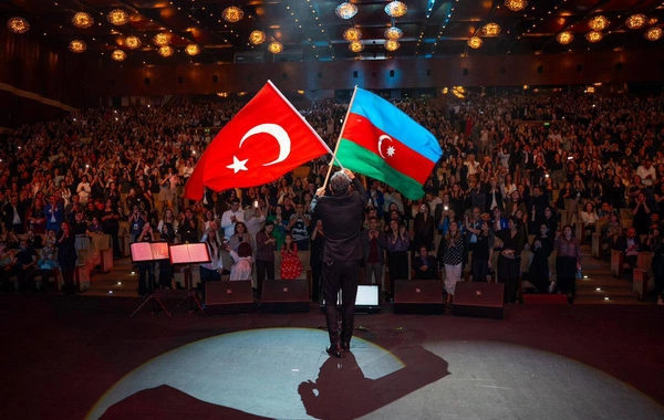 Ferhat Göçerin möhtəşəm Bakı konsertindən GÖRÜNTÜLƏR