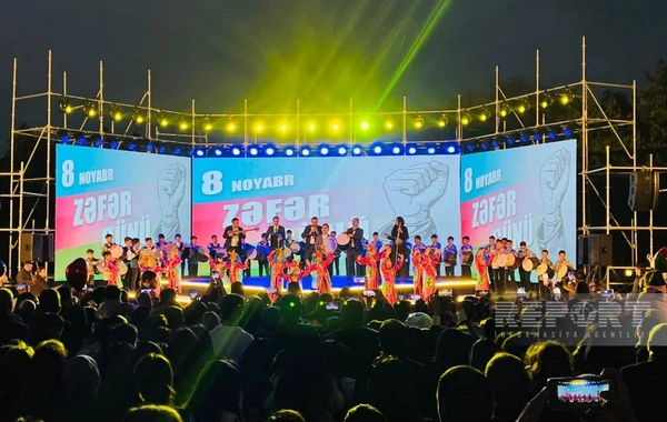 Naxçıvanda Zəfər Günü münasibətilə möhtəşəm atəşfəşanlıq olub