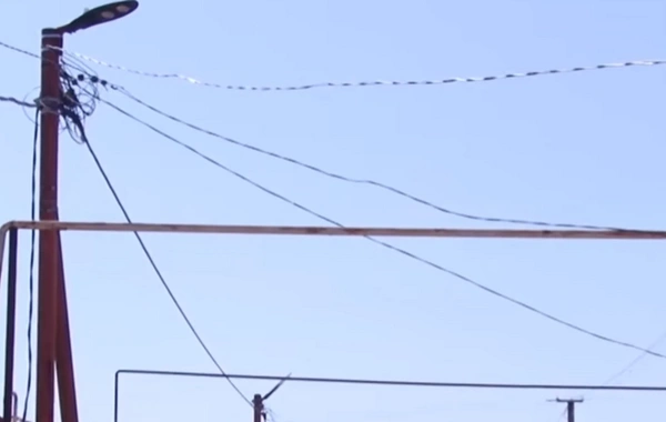Sumqayıtda əyilmiş elektrik dirəkləri problemi ilə bağlı rəsmi AÇIQLAMA