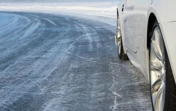 Polis buzlu yollarla bağlı XƏBƏRDARLIQ ETDİ