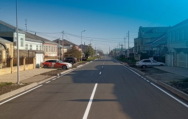 Quba şəhərində yol nişanlanma işləri aparılır