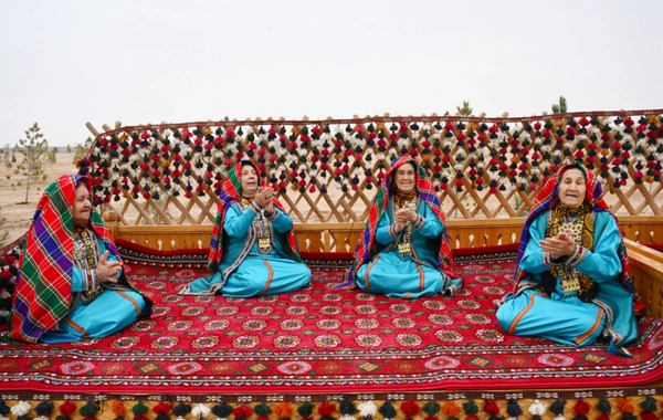 Leyla Əliyeva Türkmənistan milli mətbəxinə həsr olunan sərgidə iştirak edib