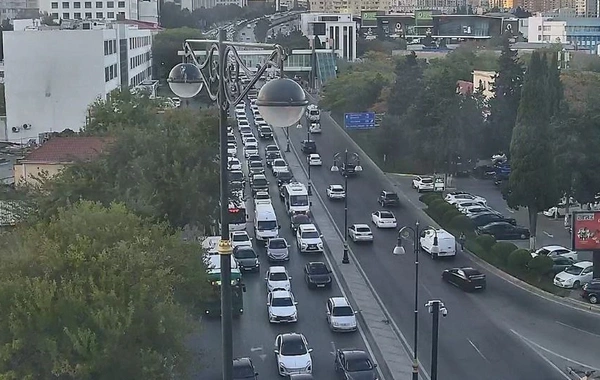 Paytaxtın bir sıra yollarında sıxlıq var