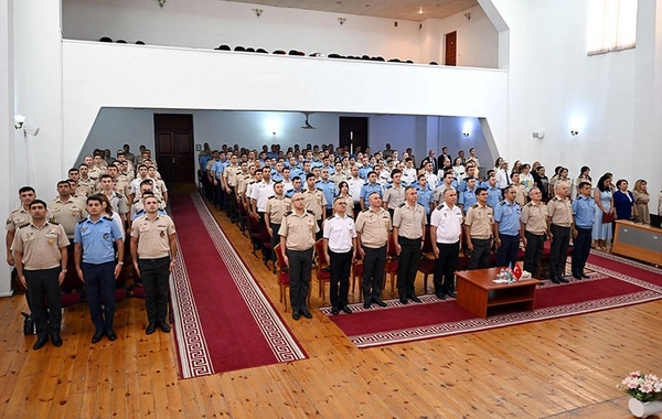 Azərbaycan Ordusunda müxtəlif xarici dillər üzrə təşkil olunmuş kursların buraxılış mərasimi keçirilib