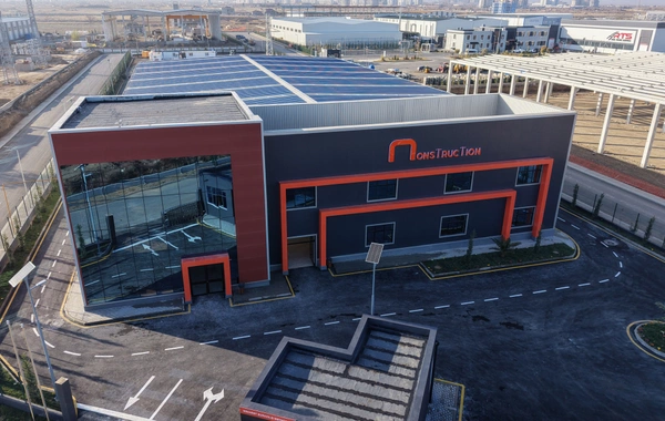 İlham Əliyev Ağdamda metal elektrik dirəklərinin istehsalı müəssisəsinin açılışında iştirak edib