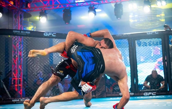 Alim Nəbiyev MMA-də növbəti qələbəsini qazanıb, rəqibini 1-ci raundda nokaut edib Alim Nəbiyev MMA-də növbəti qələbəsini qazanıb, rəqibini 1-ci raundda nokaut edib