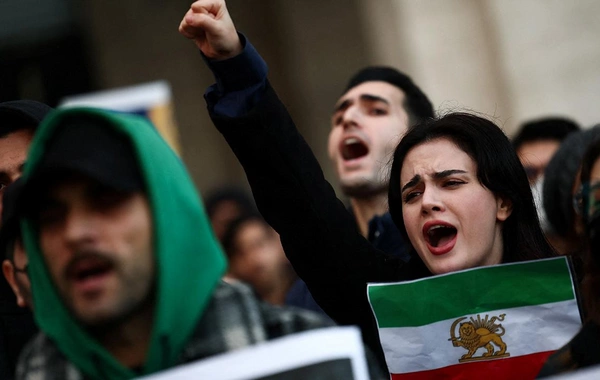 İranda etirazlar zamanı ölənlərin sayı 2 677-yə çatdı