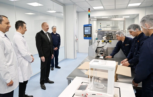 İlham Əliyev dərman preparatları istehsalı müəssisəsinin açılışında iştirak edib