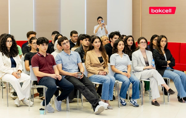 Bakcell-in baş icraçı direktoru ADA Universitetinin tələbələri ilə görüşüb