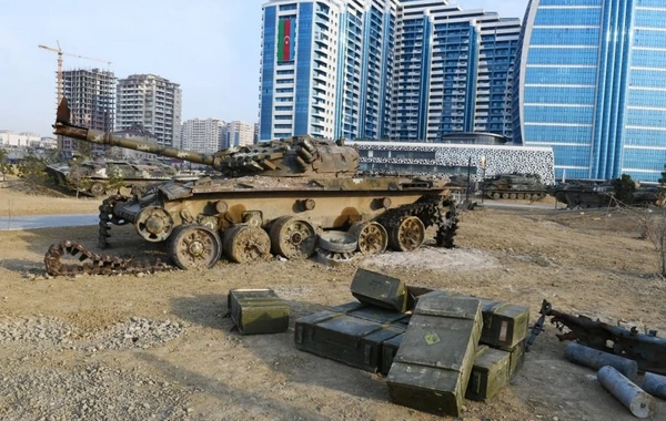 Bakıya gəlmək istəyən erməni tankları
