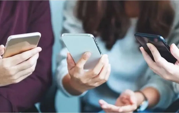 2025-ci ilin ən yaxşı telefonlarının adları açıqlandı - Siyahıda iPhone 17 yoxdur