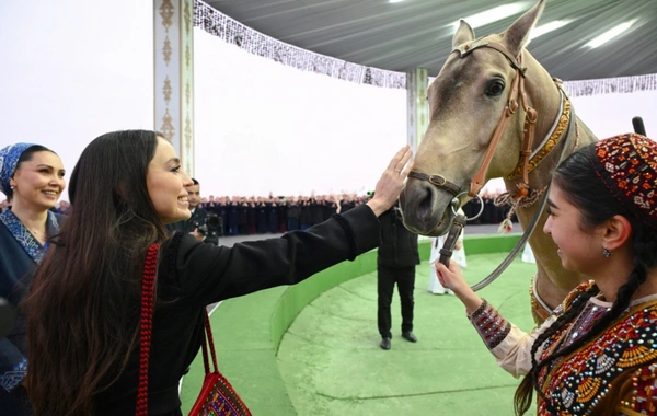 Leyla Əliyeva Türkmənistan milli mətbəxinə həsr olunan sərgidə iştirak edib